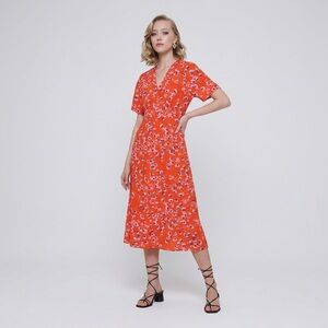 Whistles Red Digital Daisy Zelena Midi Flowy Fitted Waist Elegant Spring Summer
